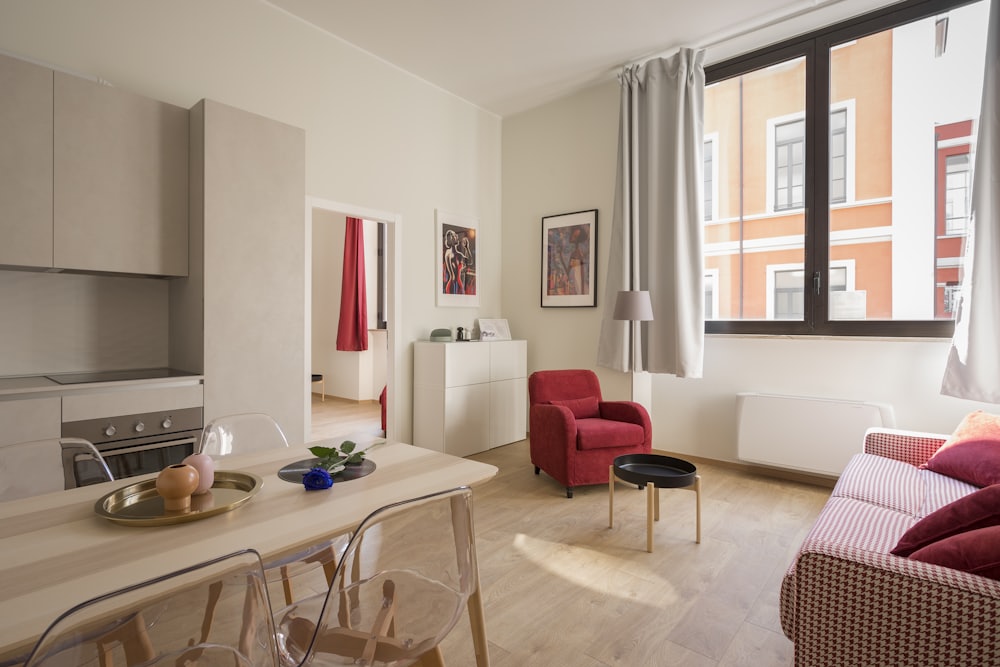 Servants' quarters suite